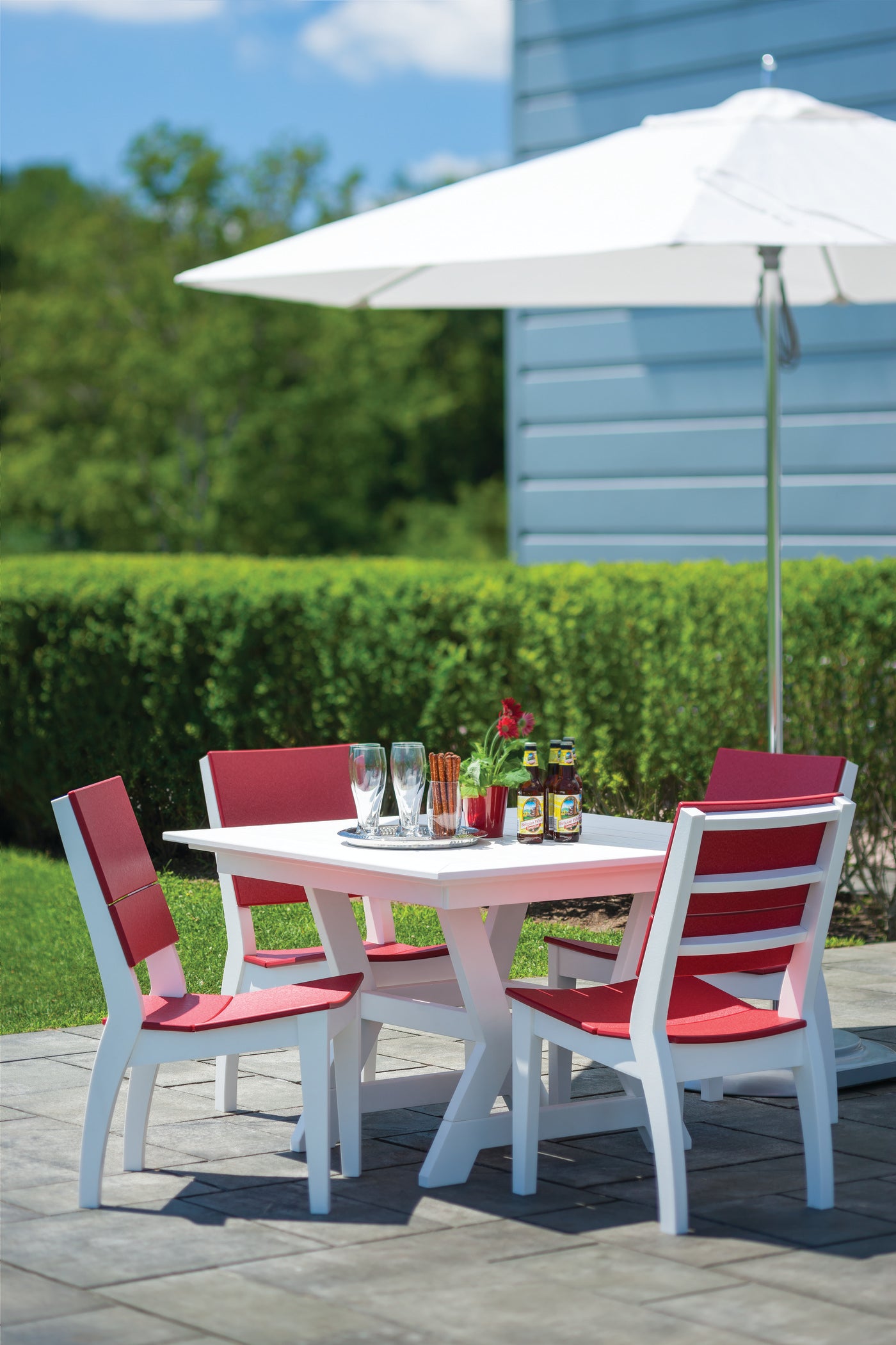 Seaside Casual SYM 44" Dining Table – Modern Outdoor Dining