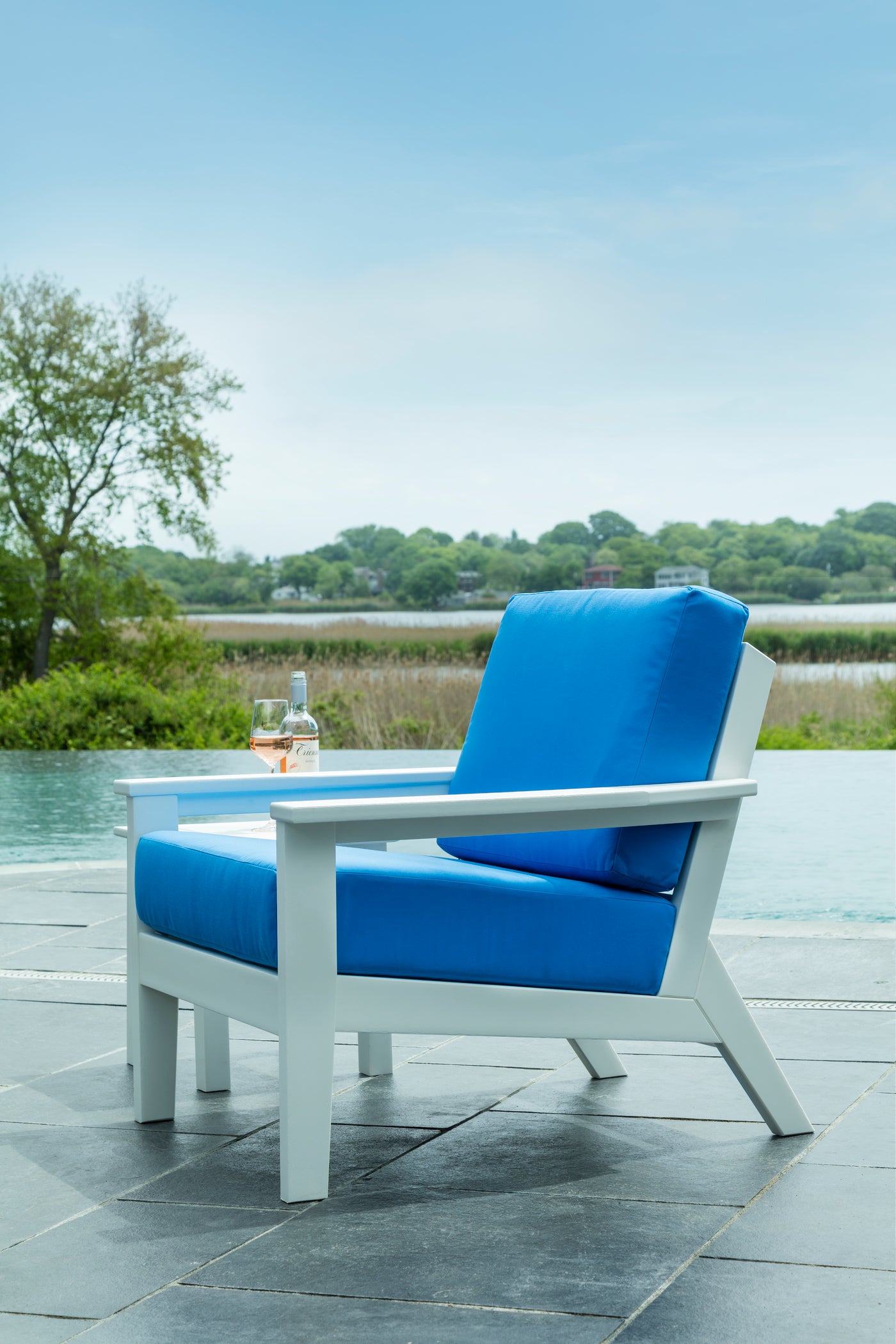 Dex Club Chair Set with Side Table & Round Chat Table (4 Chairs)