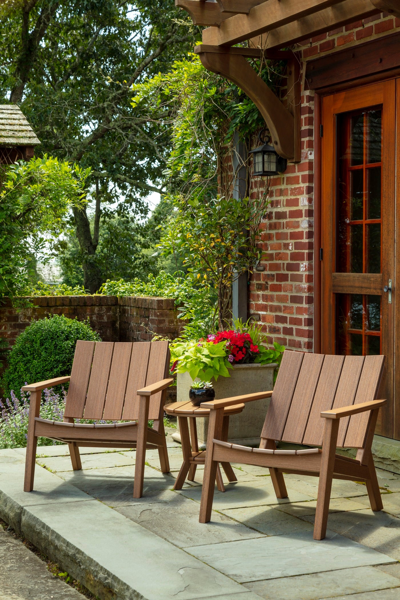 MAD Fusion Chat Chair