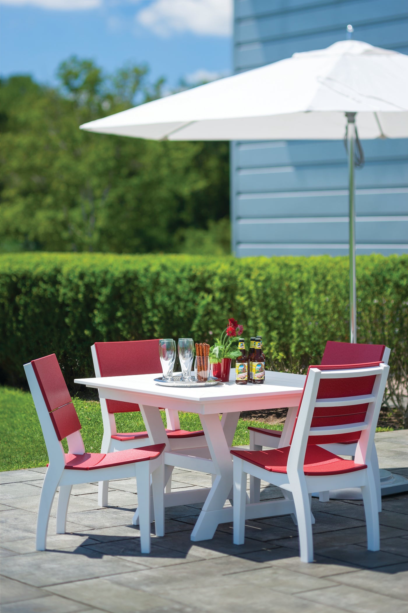 Seaside Casual SYM 44" Dining Table – Modern Outdoor Dining